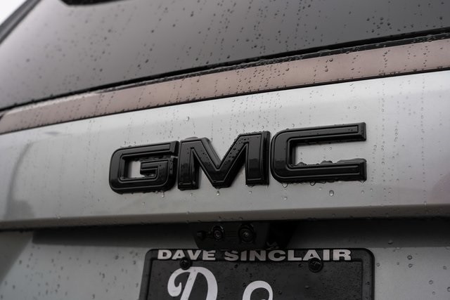 GMC Yukon Vehicle Full-screen Gallery Image 22