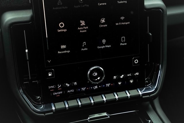 GMC Yukon Vehicle Full-screen Gallery Image 41