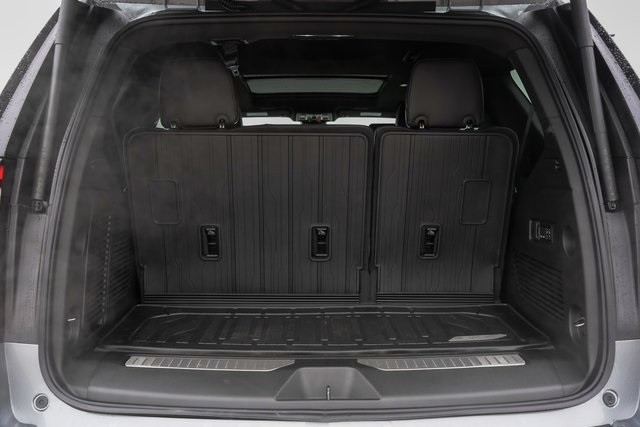 GMC Yukon Vehicle Full-screen Gallery Image 47