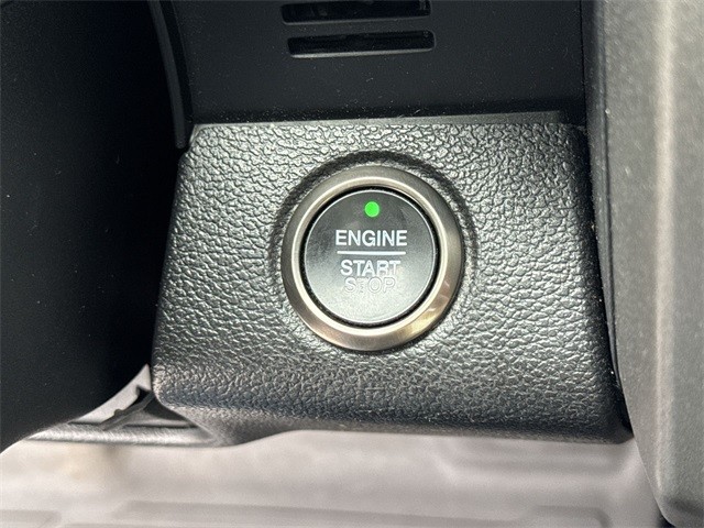 Ford F-150 Vehicle Full-screen Gallery Image 21