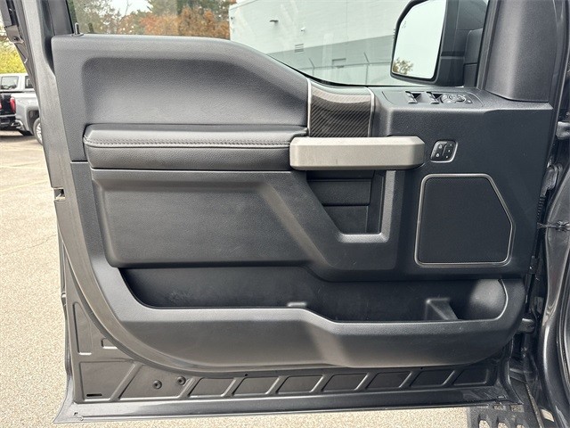 Ford F-150 Vehicle Full-screen Gallery Image 27