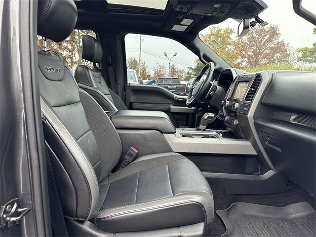 Ford F-150 Vehicle Full-screen Gallery Image 32
