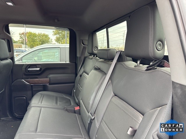 GMC Sierra 3500HD Vehicle Full-screen Gallery Image 15