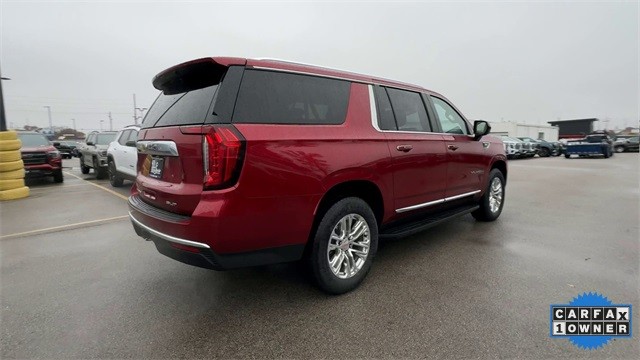 GMC Yukon XL Vehicle Full-screen Gallery Image 10