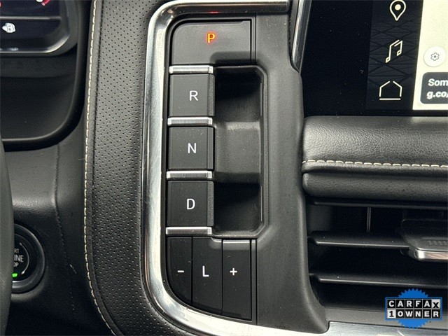 GMC Yukon XL Vehicle Full-screen Gallery Image 20