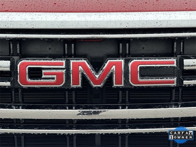 GMC Yukon XL Vehicle Full-screen Gallery Image 35