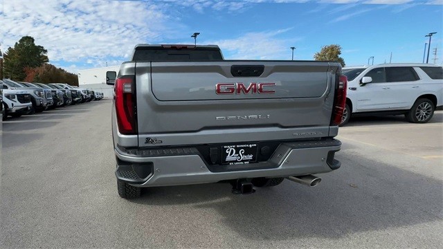 GMC Sierra 2500HD Vehicle Full-screen Gallery Image 07