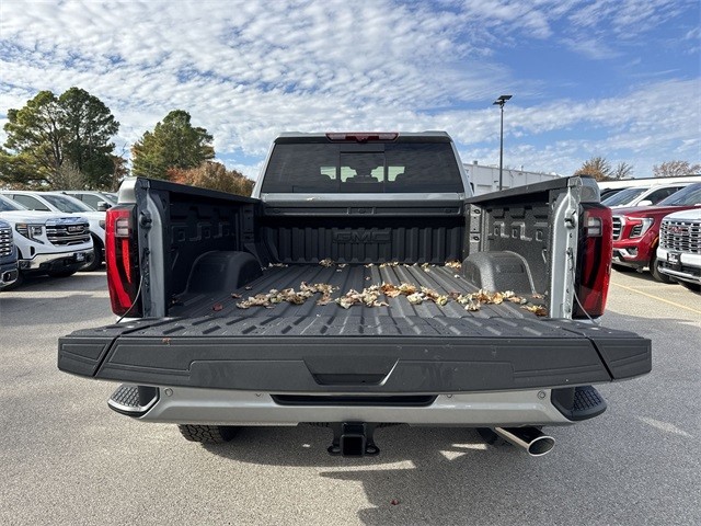 GMC Sierra 2500HD Vehicle Full-screen Gallery Image 24