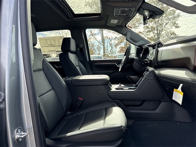 GMC Sierra 2500HD Vehicle Full-screen Gallery Image 25