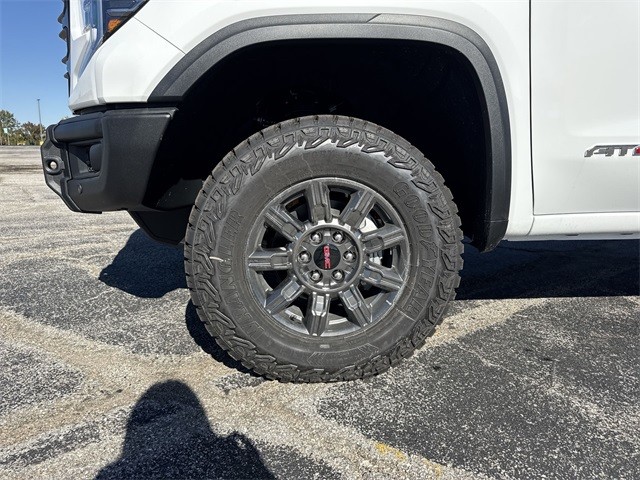 GMC Sierra 1500 Vehicle Full-screen Gallery Image 10