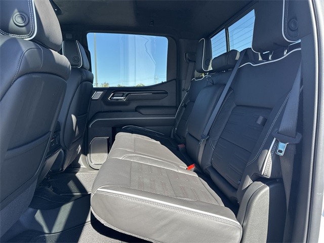 GMC Sierra 1500 Vehicle Full-screen Gallery Image 23