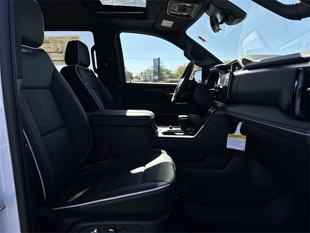 GMC Sierra 1500 Vehicle Full-screen Gallery Image 25