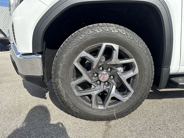 GMC Sierra 1500 Vehicle Full-screen Gallery Image 10