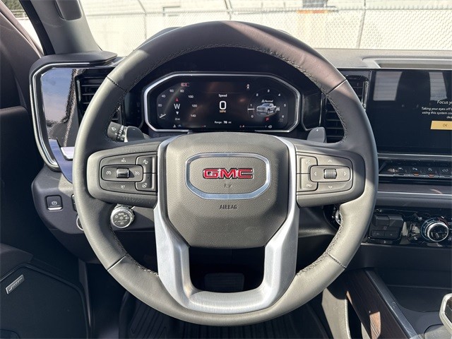 GMC Sierra 1500 Vehicle Full-screen Gallery Image 14