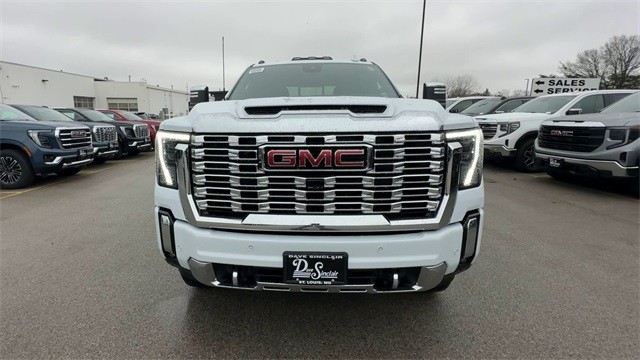 GMC Sierra 2500HD Vehicle Full-screen Gallery Image 03