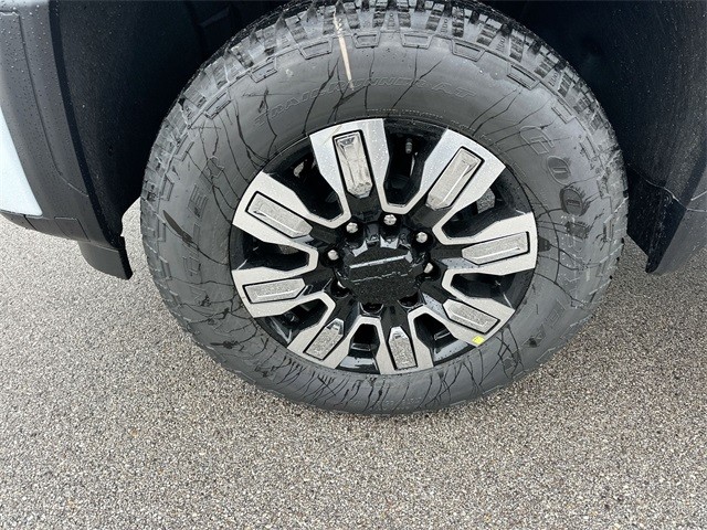 GMC Sierra 2500HD Vehicle Full-screen Gallery Image 10