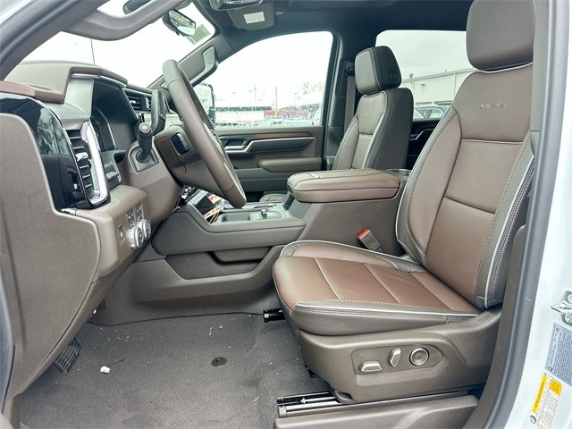 GMC Sierra 2500HD Vehicle Full-screen Gallery Image 11