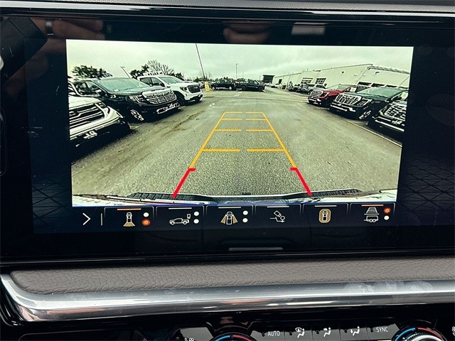 GMC Sierra 2500HD Vehicle Full-screen Gallery Image 17