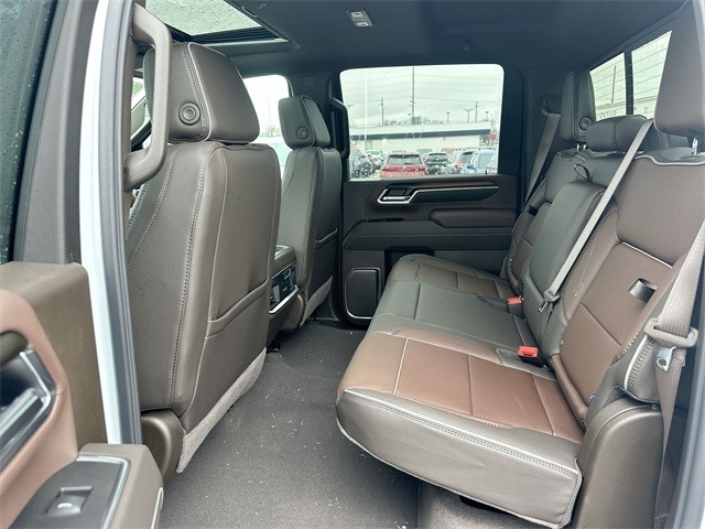 GMC Sierra 2500HD Vehicle Full-screen Gallery Image 23