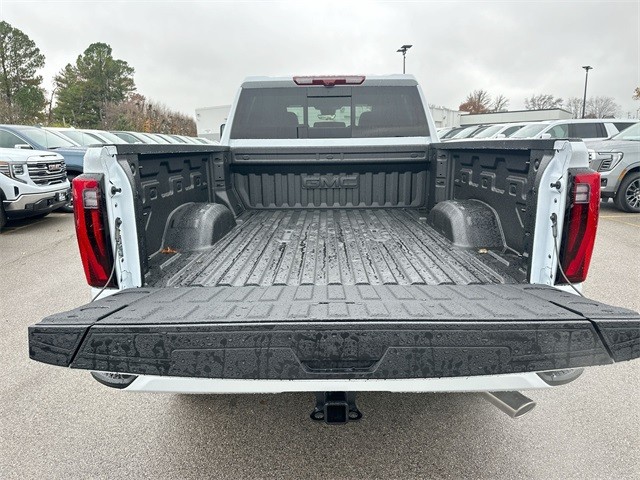 GMC Sierra 2500HD Vehicle Full-screen Gallery Image 24