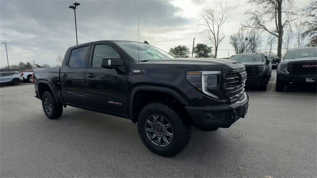 GMC Sierra 1500 Vehicle Full-screen Gallery Image 02