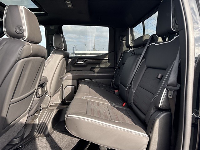 GMC Sierra 1500 Vehicle Full-screen Gallery Image 23