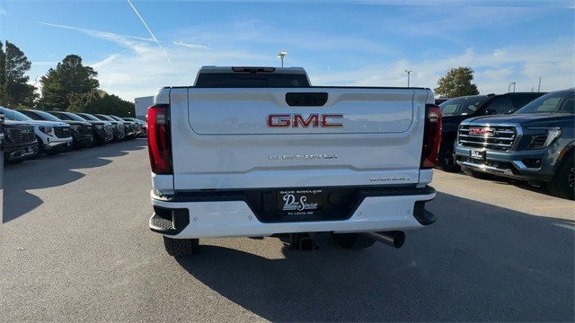 GMC Sierra 3500HD Vehicle Full-screen Gallery Image 07