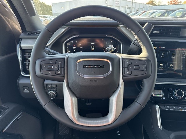 GMC Sierra 3500HD Vehicle Full-screen Gallery Image 14