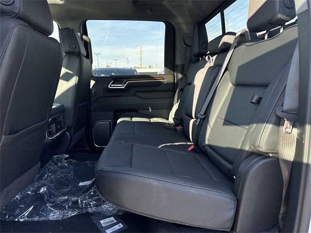 GMC Sierra 3500HD Vehicle Full-screen Gallery Image 23