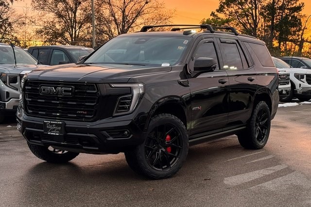 GMC Yukon Vehicle Full-screen Gallery Image 09