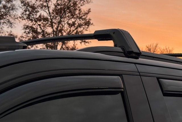 GMC Yukon Vehicle Full-screen Gallery Image 19