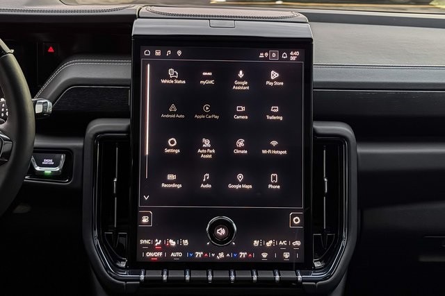 GMC Yukon Vehicle Full-screen Gallery Image 35