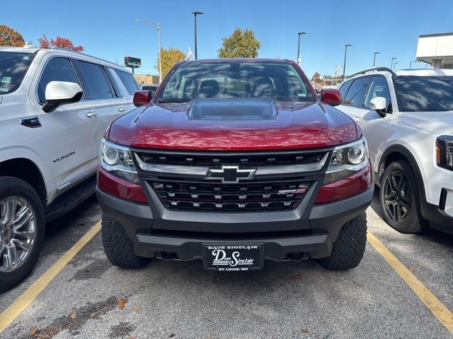 Chevrolet Colorado Vehicle Full-screen Gallery Image 02