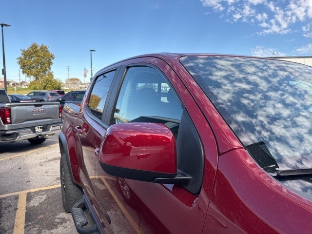 Chevrolet Colorado Vehicle Full-screen Gallery Image 07