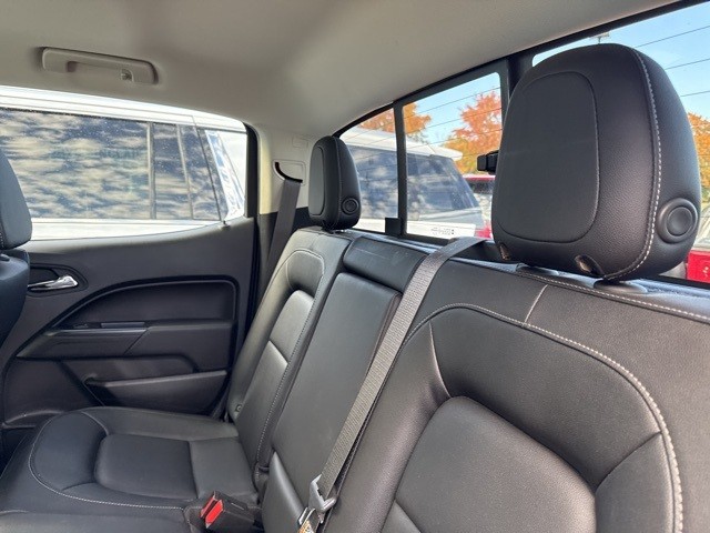 Chevrolet Colorado Vehicle Full-screen Gallery Image 11