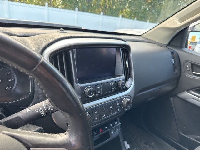 Chevrolet Colorado Vehicle Full-screen Gallery Image 14