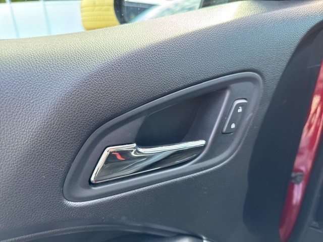 Chevrolet Colorado Vehicle Full-screen Gallery Image 18