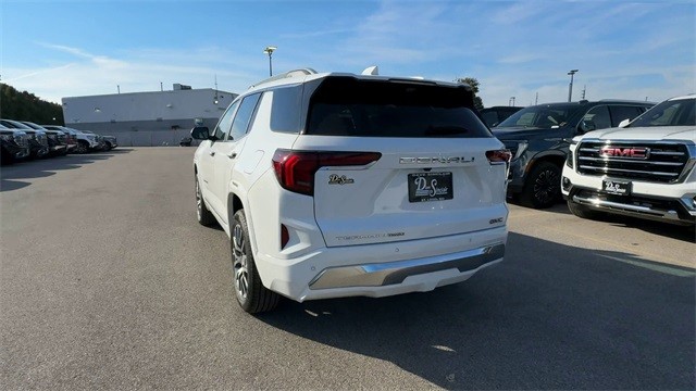 GMC Terrain Vehicle Full-screen Gallery Image 07