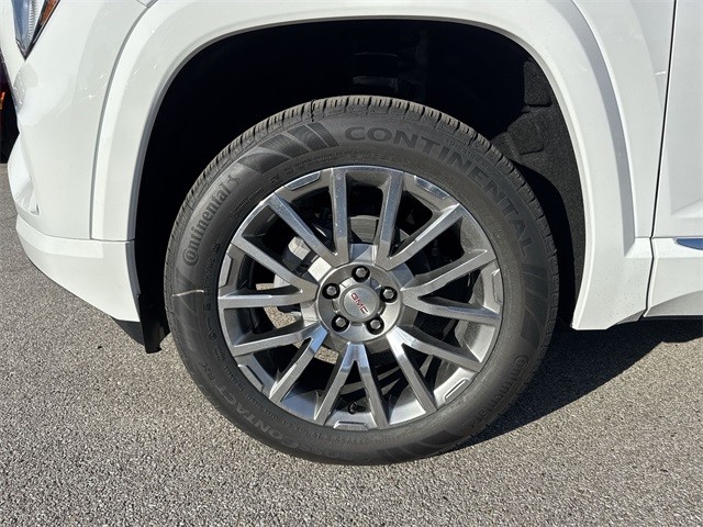 GMC Terrain Vehicle Full-screen Gallery Image 10