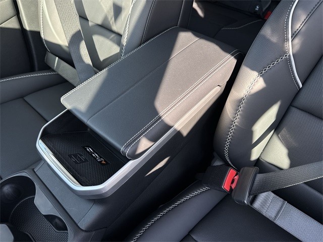 GMC Terrain Vehicle Full-screen Gallery Image 21