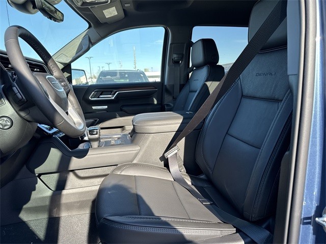 GMC Sierra 1500 Vehicle Full-screen Gallery Image 11