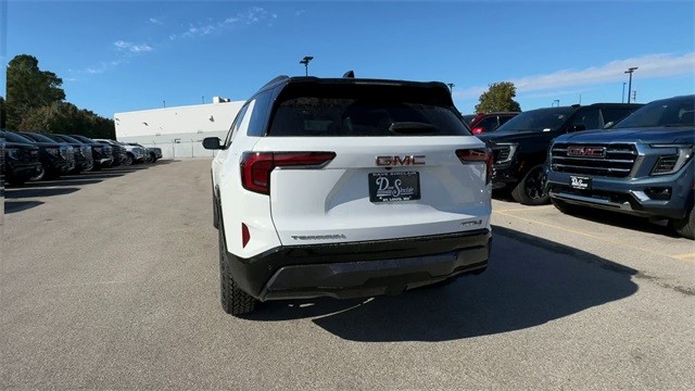 GMC Terrain Vehicle Full-screen Gallery Image 07