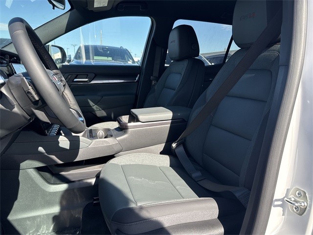 GMC Terrain Vehicle Full-screen Gallery Image 11