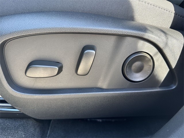 GMC Terrain Vehicle Full-screen Gallery Image 12