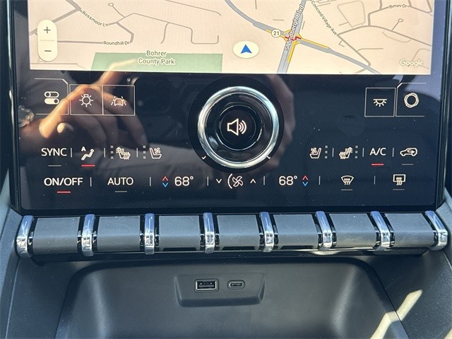 GMC Terrain Vehicle Full-screen Gallery Image 19