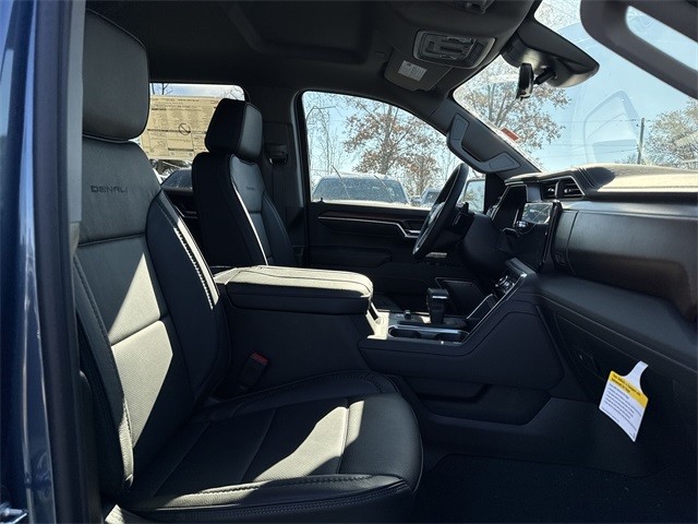 GMC Sierra 1500 Vehicle Full-screen Gallery Image 24