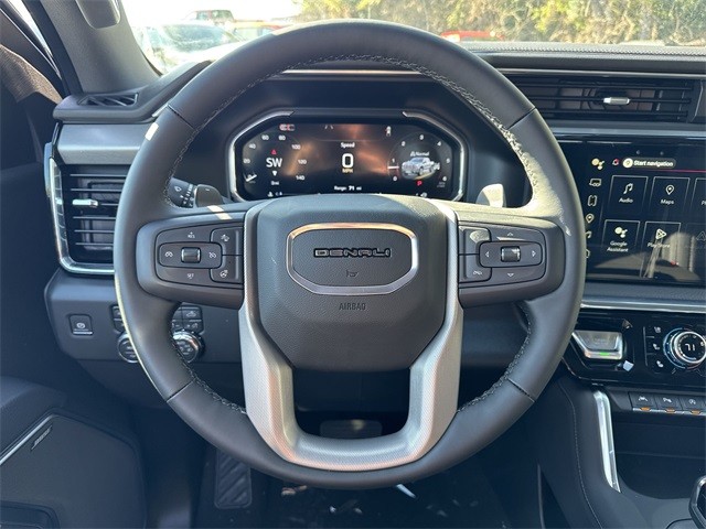 GMC Sierra 1500 Vehicle Full-screen Gallery Image 14