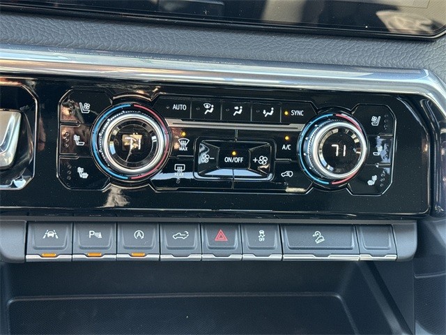 GMC Sierra 1500 Vehicle Full-screen Gallery Image 19