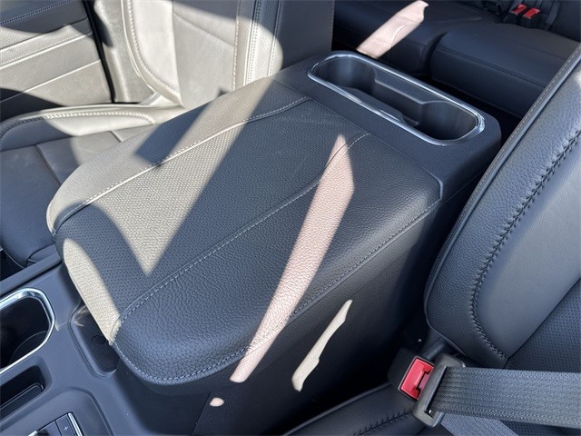 GMC Sierra 1500 Vehicle Full-screen Gallery Image 21