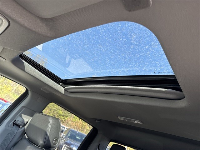 GMC Sierra 1500 Vehicle Full-screen Gallery Image 22